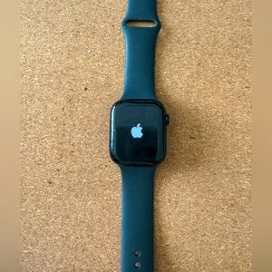 Apple Watch 8.  45 mm size